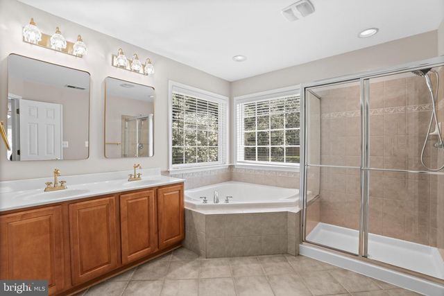 10 GARNER DR, Fredericksburg, VA 22405