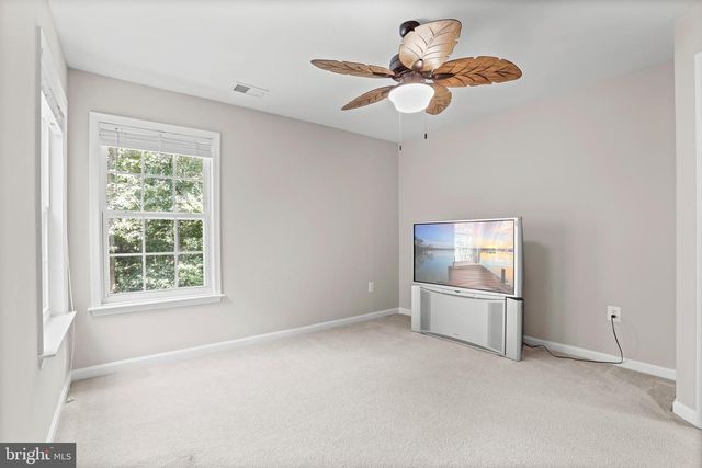 10 GARNER DR, Fredericksburg, VA 22405