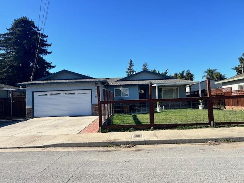 17 Blossom Drive, Watsonville, CA 95076