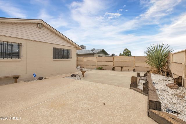 4554 W PARADISE Drive, Glendale, AZ 85304