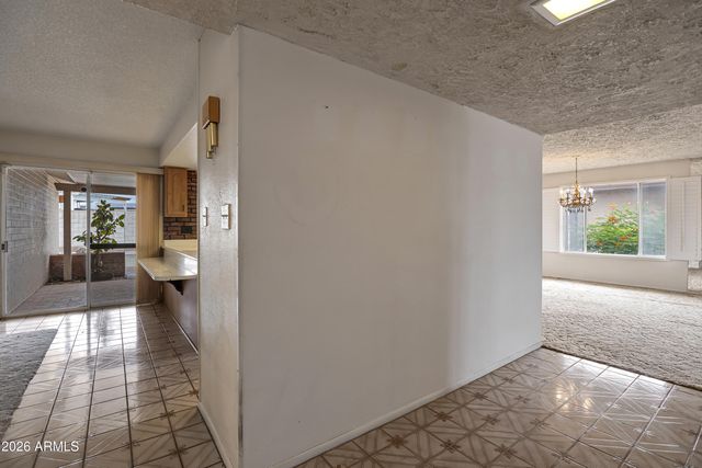 4554 W PARADISE Drive, Glendale, AZ 85304