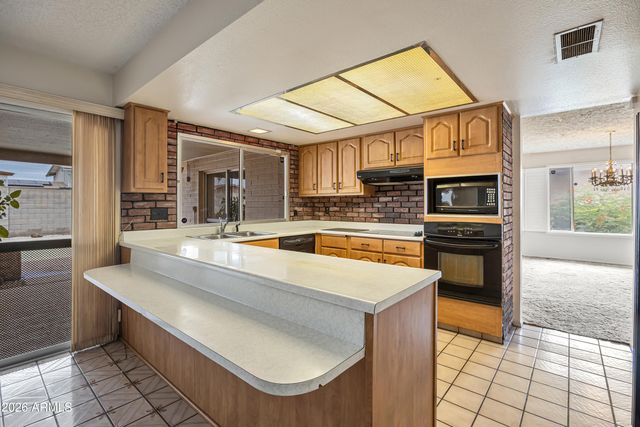 4554 W PARADISE Drive, Glendale, AZ 85304