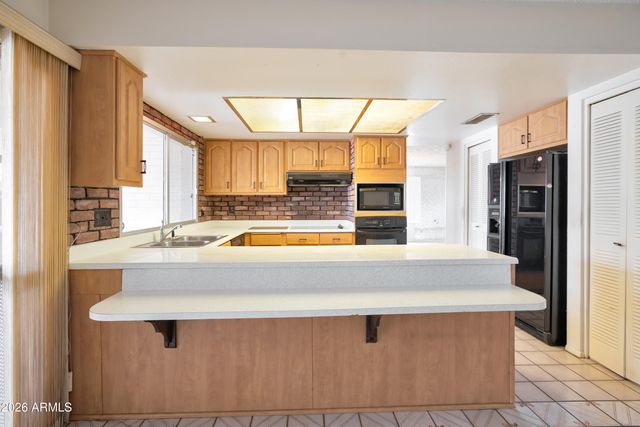 4554 W PARADISE Drive, Glendale, AZ 85304
