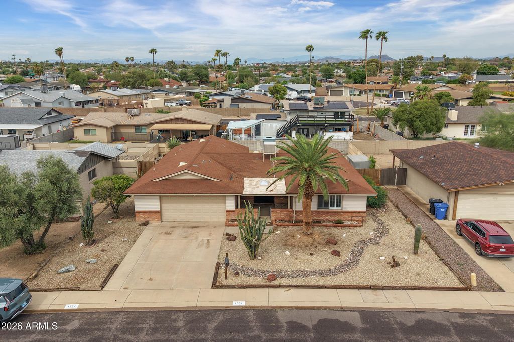 4554 W PARADISE Drive, Glendale, AZ 85304