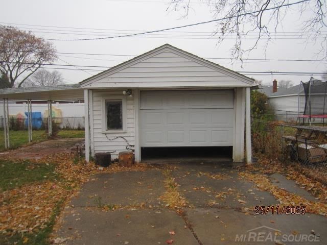 25123 Mackinac Street, Roseville, MI 48066