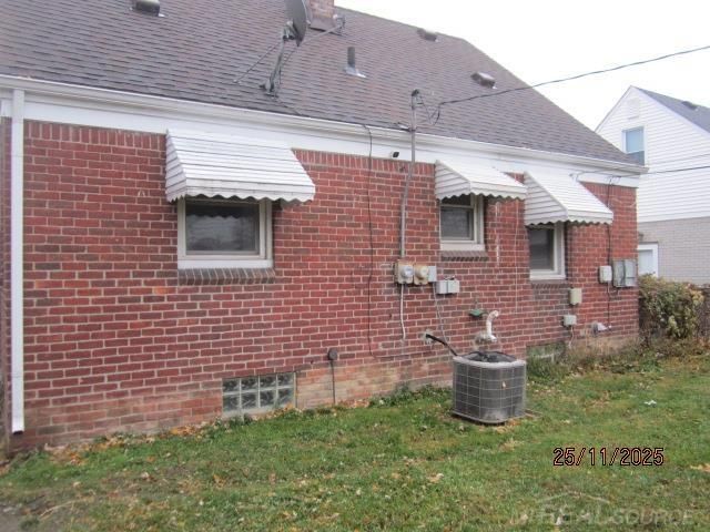 25123 Mackinac Street, Roseville, MI 48066