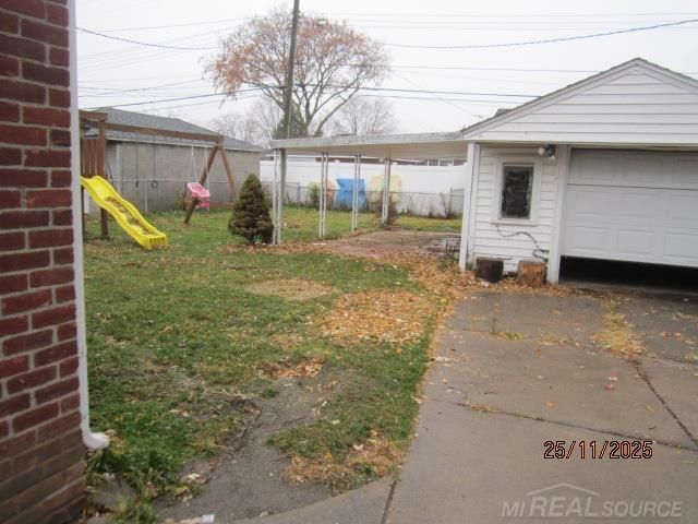 25123 Mackinac Street, Roseville, MI 48066