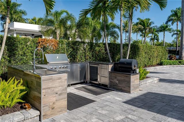 13319 Snook CIR, Naples, FL 34114
