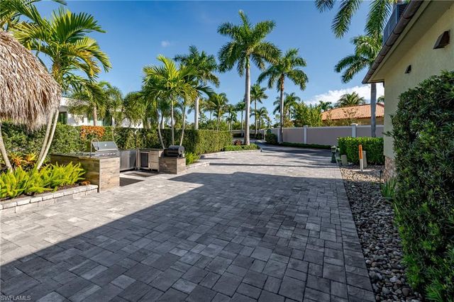 13319 Snook CIR, Naples, FL 34114