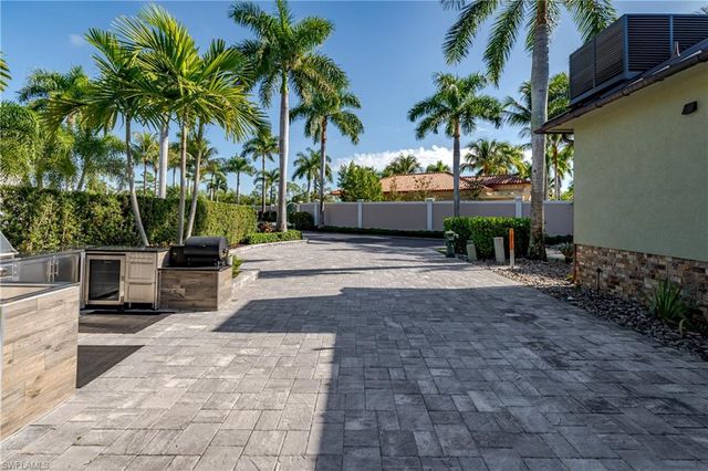 13319 Snook CIR, Naples, FL 34114