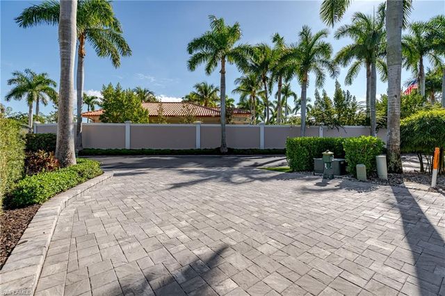 13319 Snook CIR, Naples, FL 34114