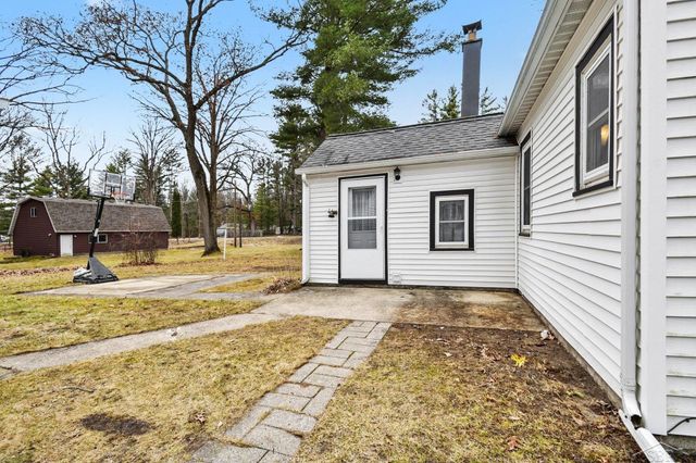 497 Tittabawassee Street, Sanford, MI 48657