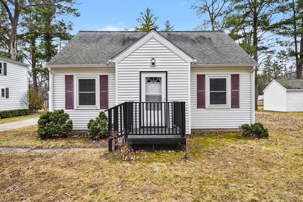 497 Tittabawassee Street, Sanford, MI 48657