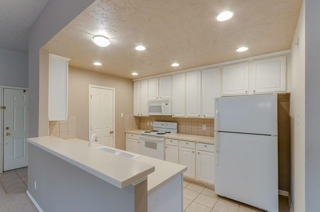 8051 Bay Branch Drive 333, The Woodlands, TX 77382
