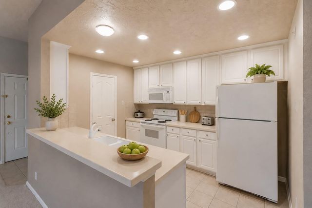 8051 Bay Branch Drive 333, The Woodlands, TX 77382