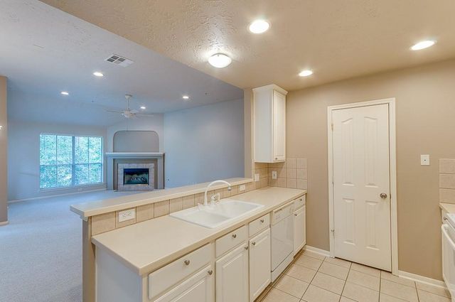 8051 Bay Branch Drive 333, The Woodlands, TX 77382