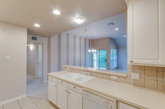 8051 Bay Branch Drive 333, The Woodlands, TX 77382