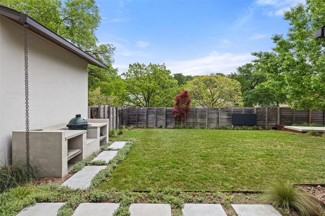 2500 Cedarview DR, Austin, TX 78704
