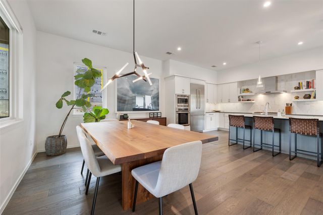 2500 Cedarview DR, Austin, TX 78704