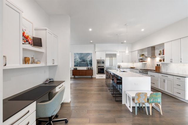 2500 Cedarview DR, Austin, TX 78704