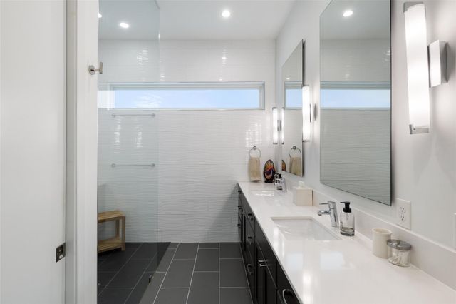 2500 Cedarview DR, Austin, TX 78704