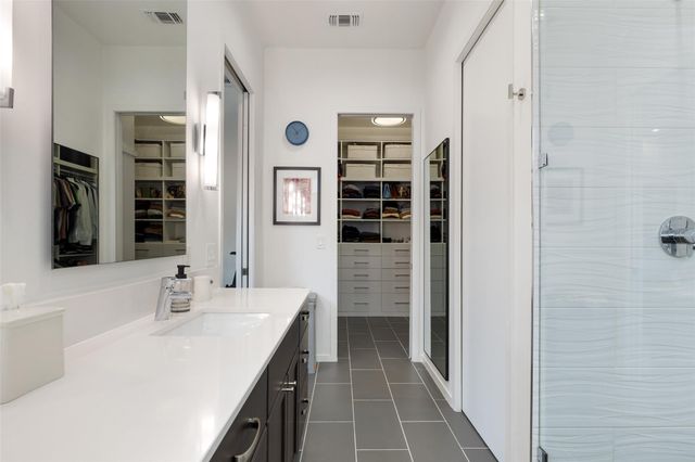 2500 Cedarview DR, Austin, TX 78704