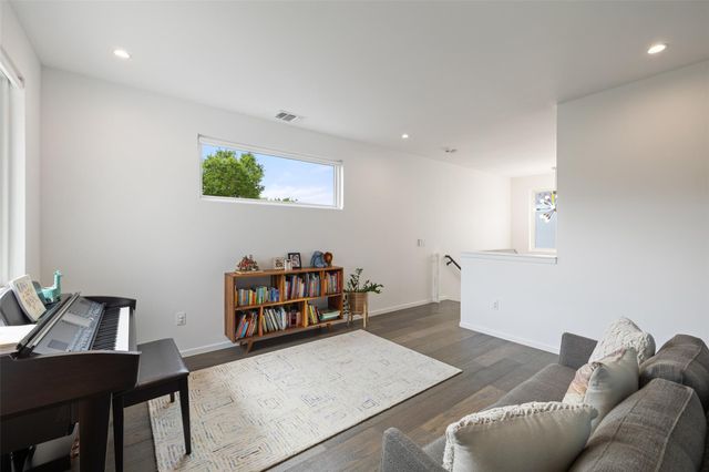 2500 Cedarview DR, Austin, TX 78704