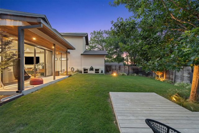 2500 Cedarview DR, Austin, TX 78704