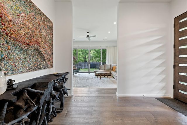 2500 Cedarview DR, Austin, TX 78704