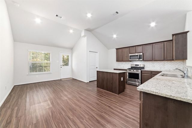 4627 Sequoia Echo Dr, Spring, TX 77386