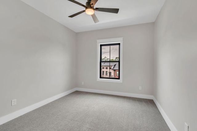 1413 Doc Johns Blvd, Murfreesboro, TN 37128