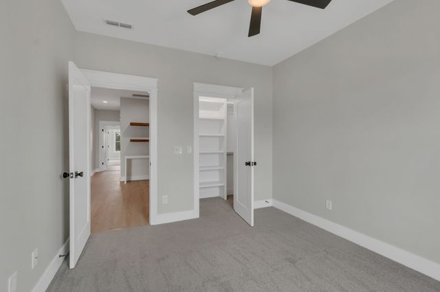 1413 Doc Johns Blvd, Murfreesboro, TN 37128
