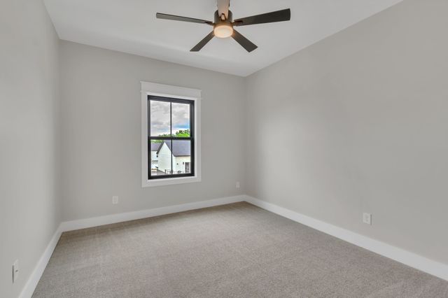 1413 Doc Johns Blvd, Murfreesboro, TN 37128