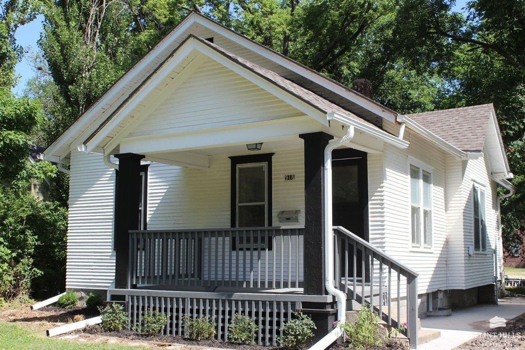 918 Bertrand Street, Manhattan, KS 66502