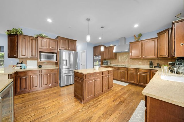 1891 Raes Creek Drive, Bolingbrook, IL 60490