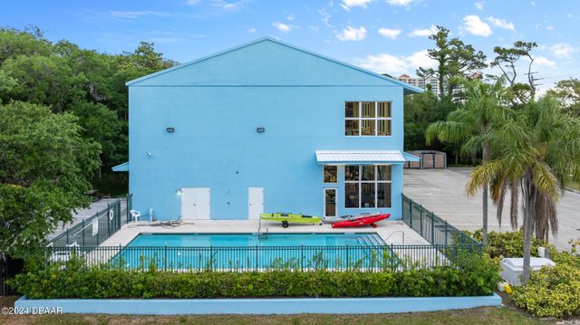 3090 S Ridgewood Avenue, South Daytona, FL 32119