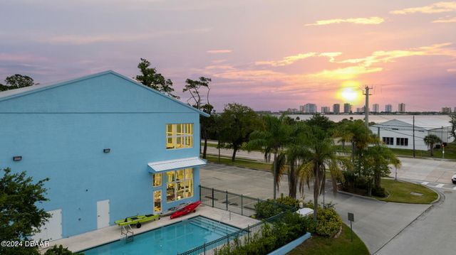 3090 S Ridgewood Avenue, South Daytona, FL 32119