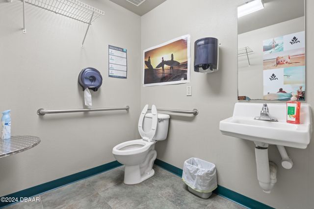 3090 S Ridgewood Avenue, South Daytona, FL 32119