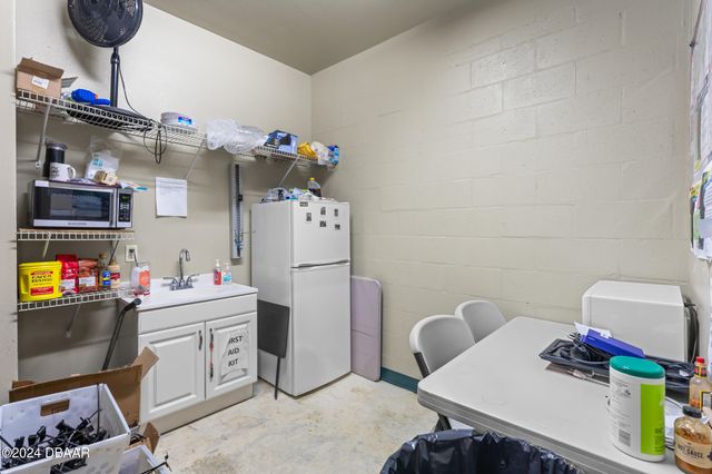 3090 S Ridgewood Avenue, South Daytona, FL 32119