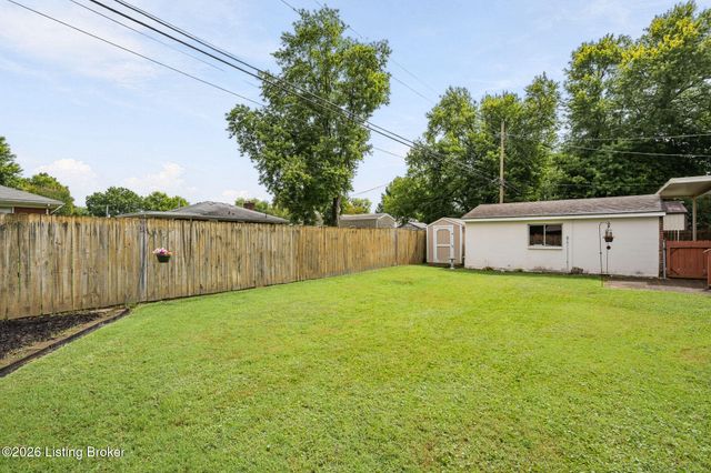 3323 Wellingmoor Ave, Louisville, KY 40218