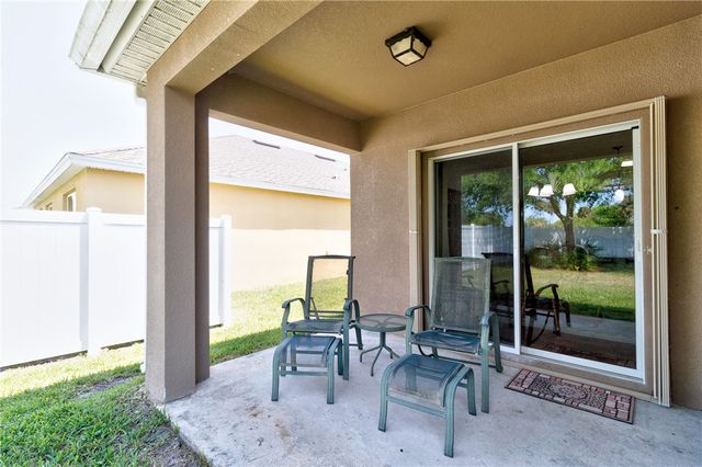 1591 Lexington Square SW, Vero Beach, FL 32962