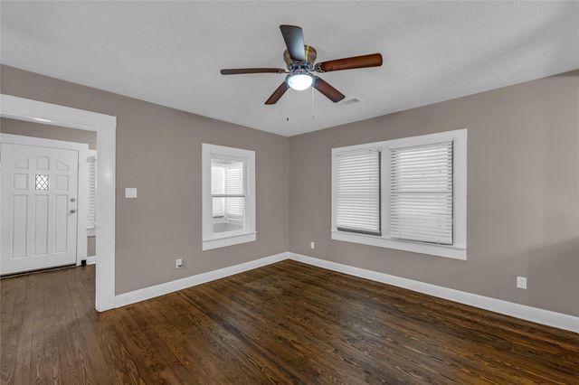 4102 Ursuline Street, Galveston, TX 77550