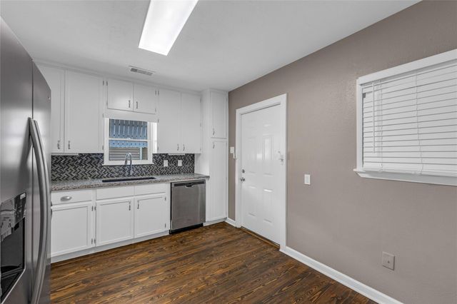 4102 Ursuline Street, Galveston, TX 77550
