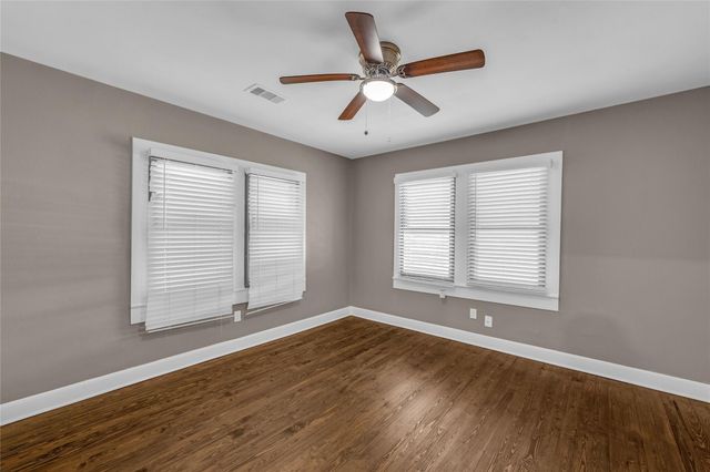 4102 Ursuline Street, Galveston, TX 77550