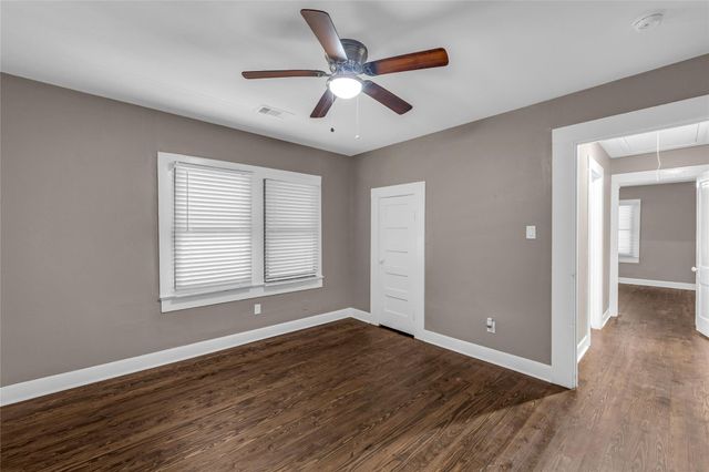 4102 Ursuline Street, Galveston, TX 77550