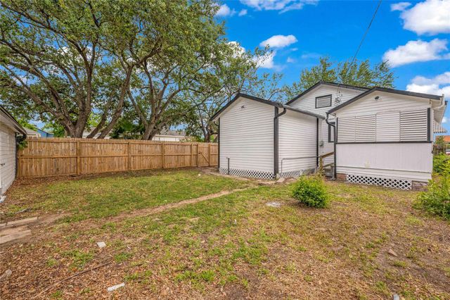 4102 Ursuline Street, Galveston, TX 77550