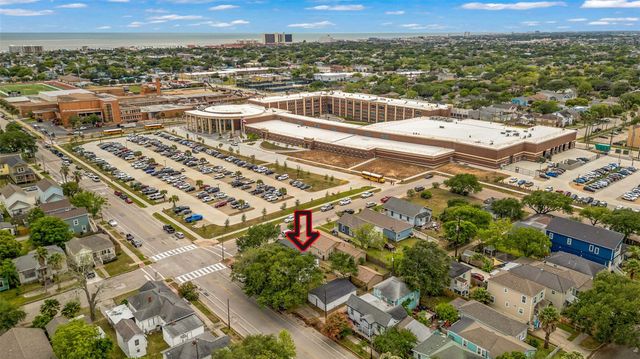 4102 Ursuline Street, Galveston, TX 77550