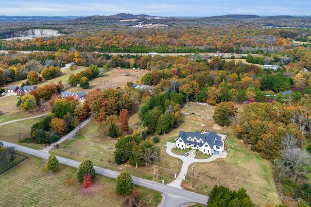 4136 Shores Rd, Murfreesboro, TN 37128