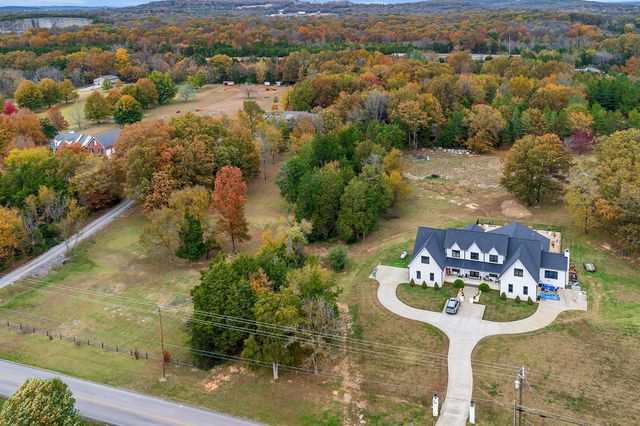 4136 Shores Rd, Murfreesboro, TN 37128