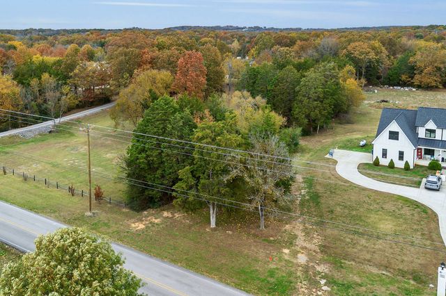 4136 Shores Rd, Murfreesboro, TN 37128